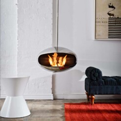 Cheminée bio éthanol suspendue Aeris en inox dans un salon