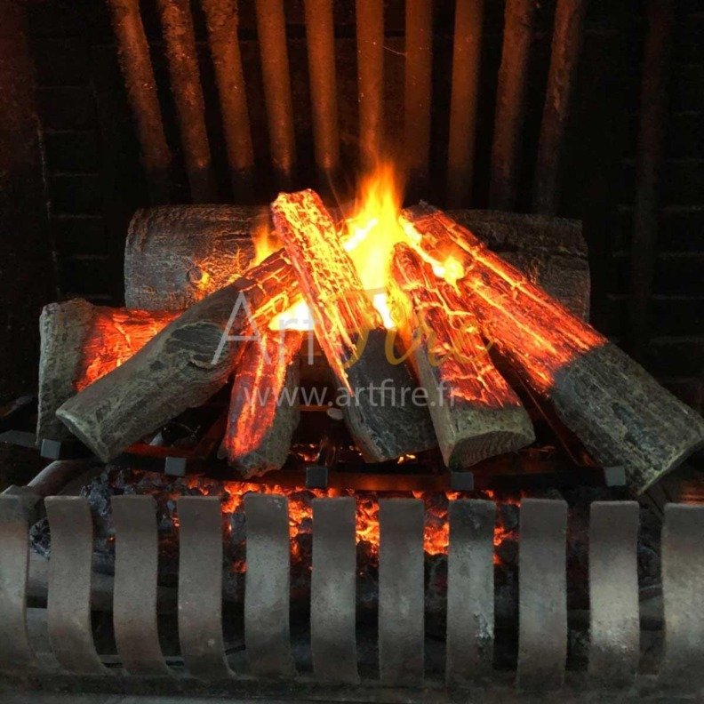 Vue sur l'effet de flamme Opti-Myst de l'insert électrique Silverton de Dimplex