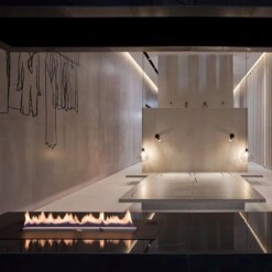 Planika Primefire 700 en situation, encastré dans un meuble