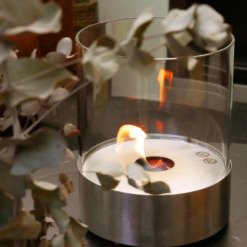 Cheminée au bioéthanol Southwark posée sur une table