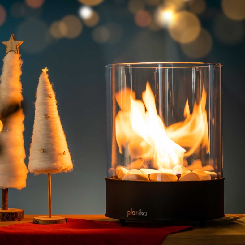 Cheminée de table au bioéthanol Planika Chantico Fireglass pour une décoration de noel