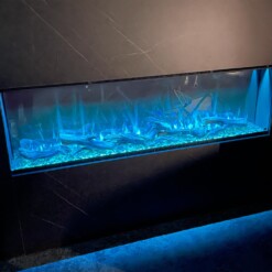 Effet de flamme bleu de la cheminée électrique Astro de Planika