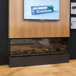 Planika Astro encastrée avec une vue sur les flammes sur 3 faces