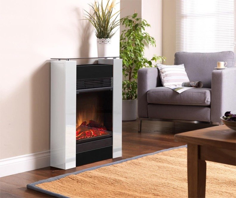 Cheminée électrique Gisella de Dimplex installée dans un salon pour une idée de décoration