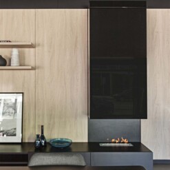 Bruleur bio éthanol Slimline Burner d'Icon Fires  en situation dans un salon