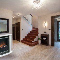 Idée d'installation de la cheminée électrique à poser Dimplex Mozarta