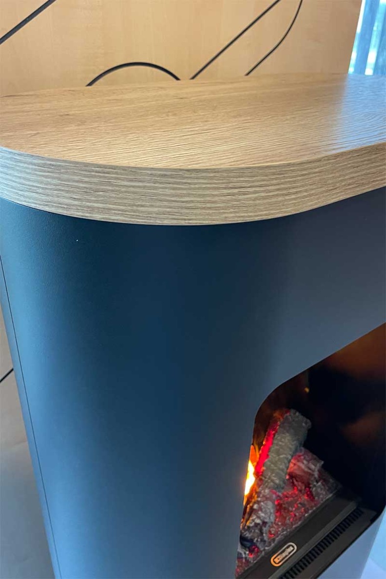 Gros plan sur le  haut du poêle électrique Natur 120