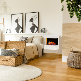 Cheminée décorative Xaralyn Nova, ici dans sa version électrique