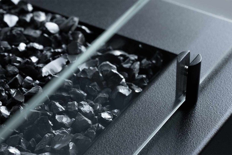 Zoom sur les pierres de la cheminée au gaz Rio de Planika