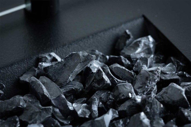 Pierres effet de verre de la cheminée à gaz Rio