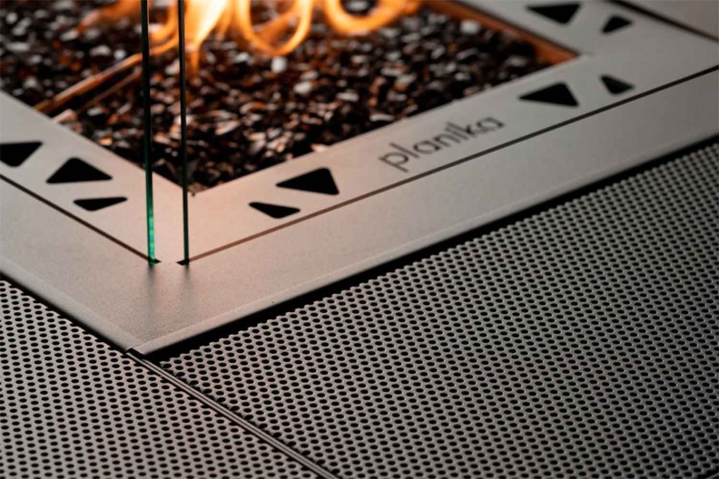 Gros plan sur la Square Table de Planika