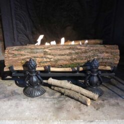 Chenets bioéthanol Changy Manoir posés dans une ancienne cheminée