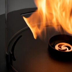 Zoom sur la flamme de la cheminée bio-éthanol Rondo Automatic
