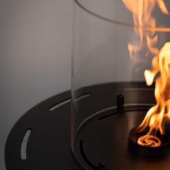 Zoom sur la flamme de la cheminée bio-éthanol Rondo Automatic