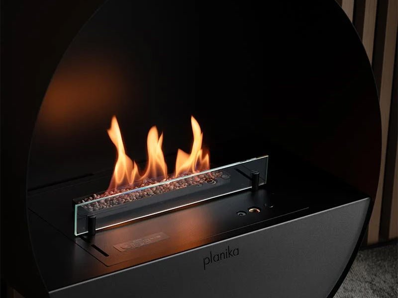 Vue sur le brûleur de la cheminée Planika Bubble Floor