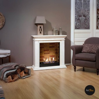 Cheminée Cadiz Blanche MDF avec insert Bioéthanol dans un décor Briques