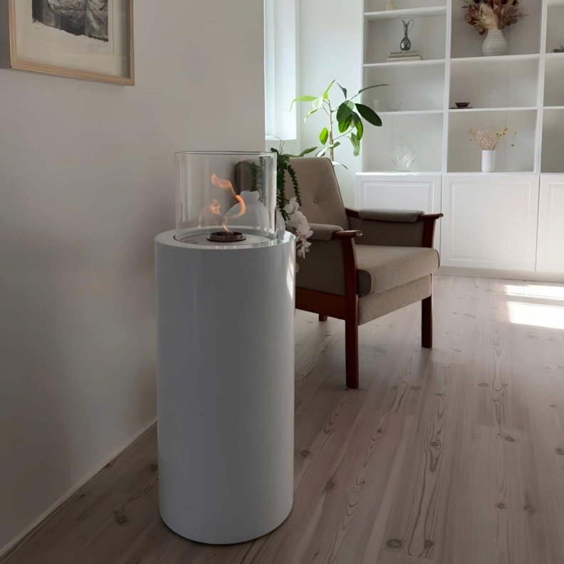 Cheminée autoportante à l'éthanol Dualis Blanc en intérieur