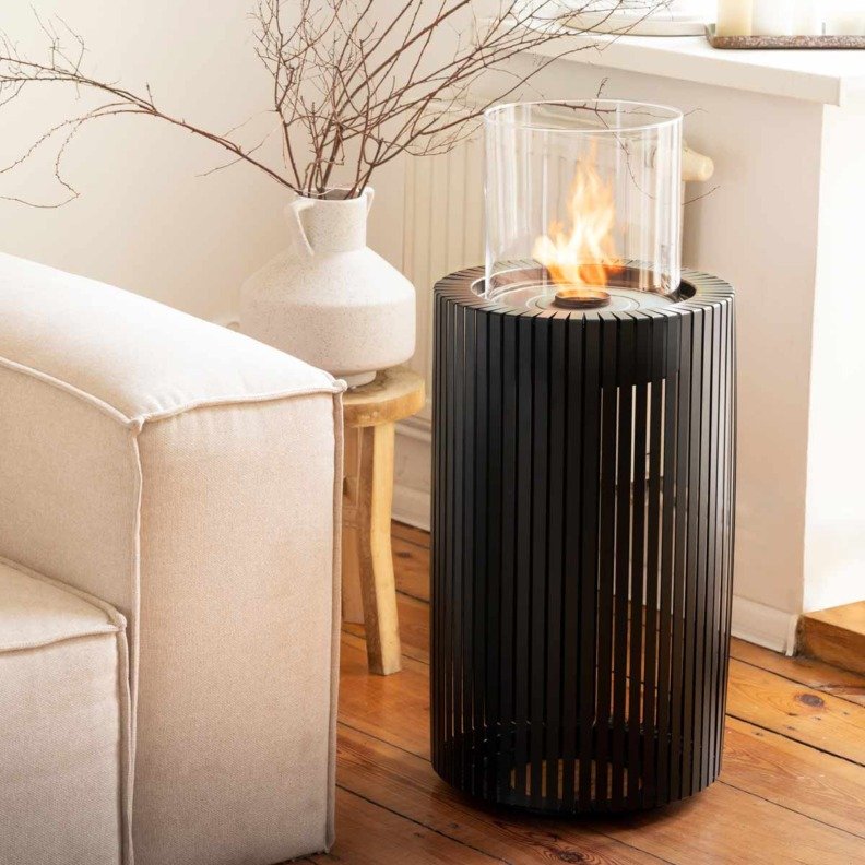 Cheminée bioéthanol Planika Mandala en situation dans un salon