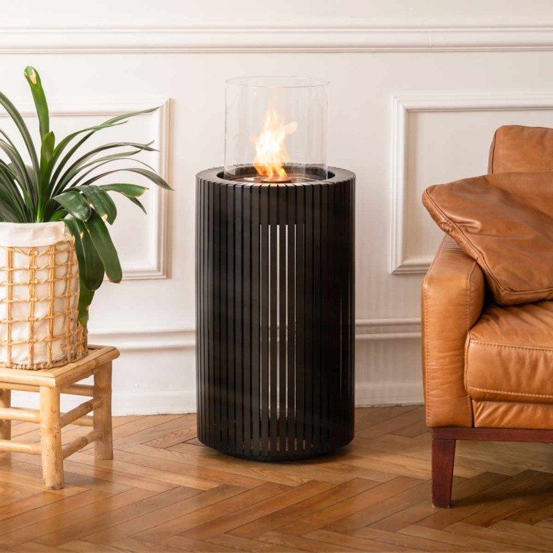 Cheminée bioéthanol Planika Mandala dans un salon