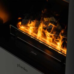 Gros plan sur les flammes à vapeur d'eau de Planika Steamy