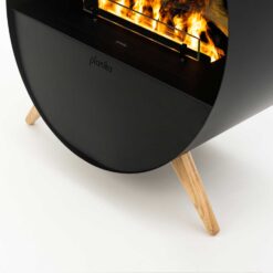 Gros plan sur la cheminée à vapeur d'eau Planika Misty Optimyst