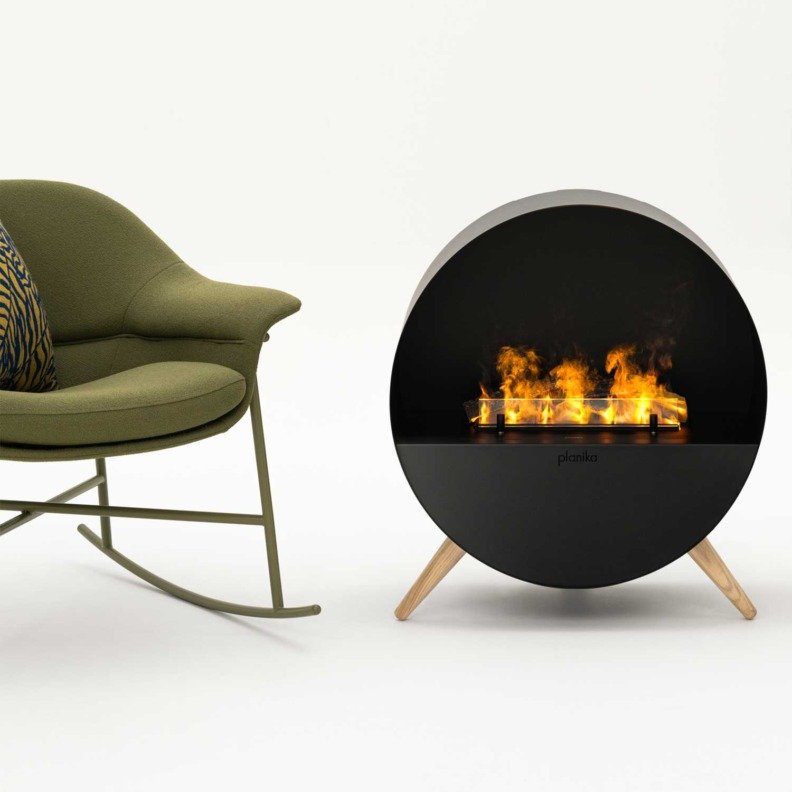 Photo d'ambiance avec la cheminée Planika Misty Optimyst