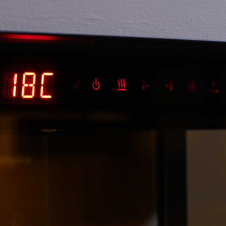 Commandes frontales de la Dimplex Ignite Evolve