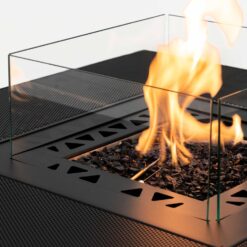 Zoom sur les flammes et les finitions