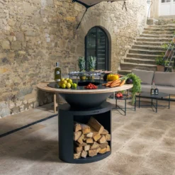 Ellipse noire sur une terrasse