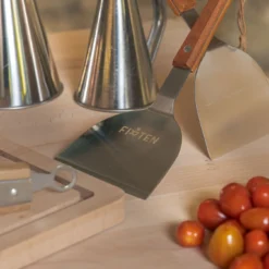 Alternative view of Firten Spatule