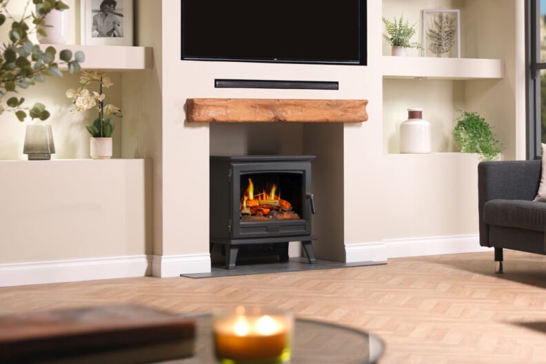 Situation d'ambiance dans un salon avec le poêle Dimplex Belgravia
