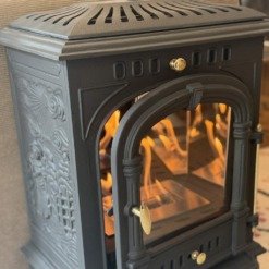 ScandiFlames Bergen - Vue sur le foyer porte outrouverte