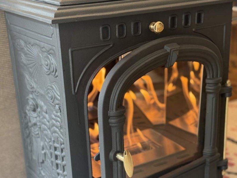 ScandiFlames Bergen - Vue sur le foyer porte outrouverte