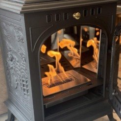 ScandiFlames Bergen - Vue sur le foyer