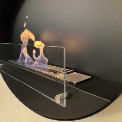 Vue sur les flammes au bioéthanol de la cheminée Maryland