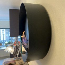 Vue sur la profondeur de la cheminée murale Maryland